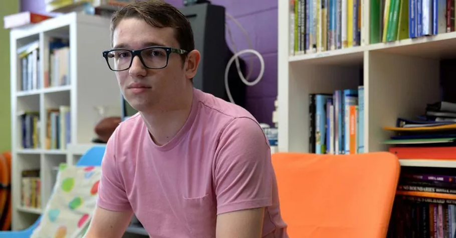 NZ parents disown son for coming out of the closet - begs him to come home 2 weeks later